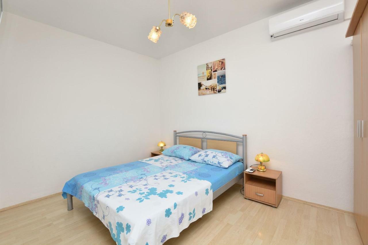 Apartment Dijo I Primosten Exterior photo