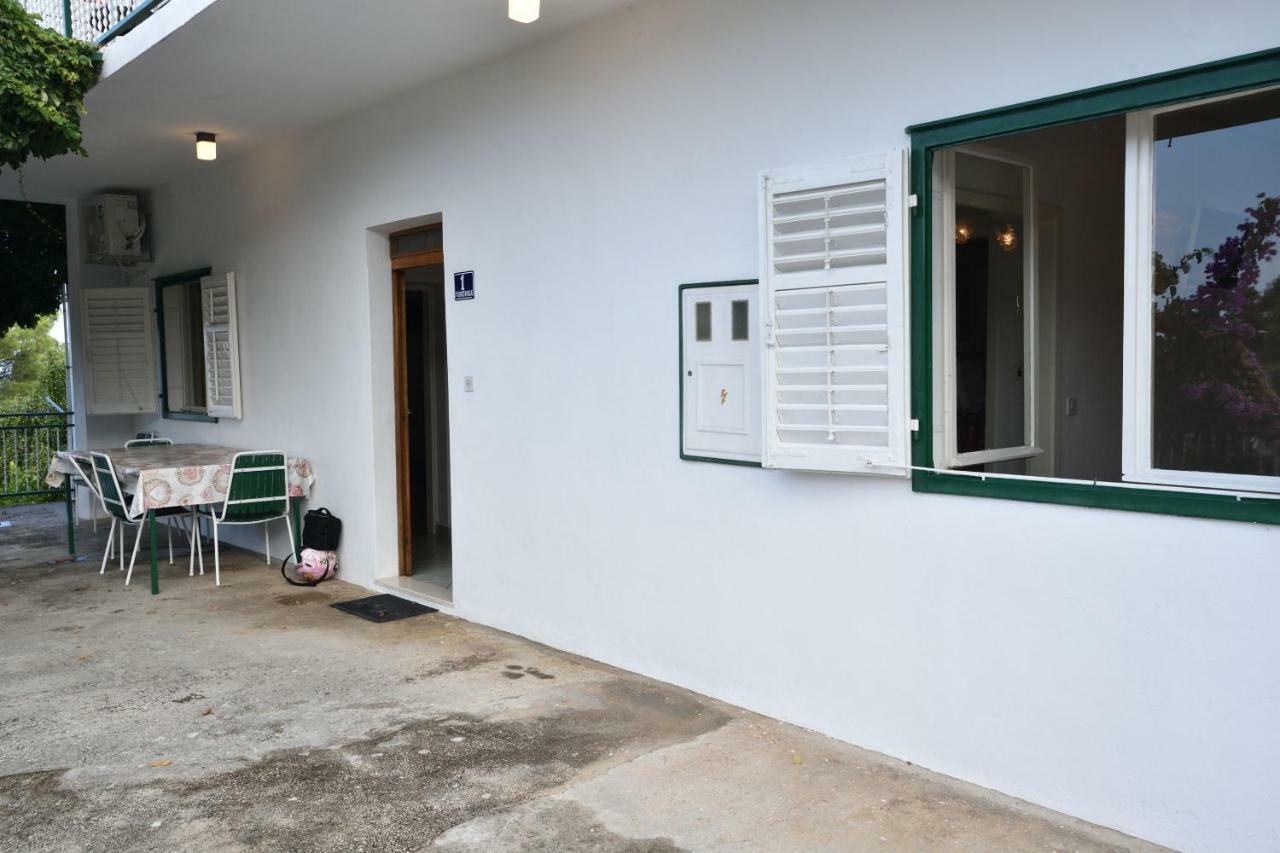 Apartment Dijo I Primosten Exterior photo